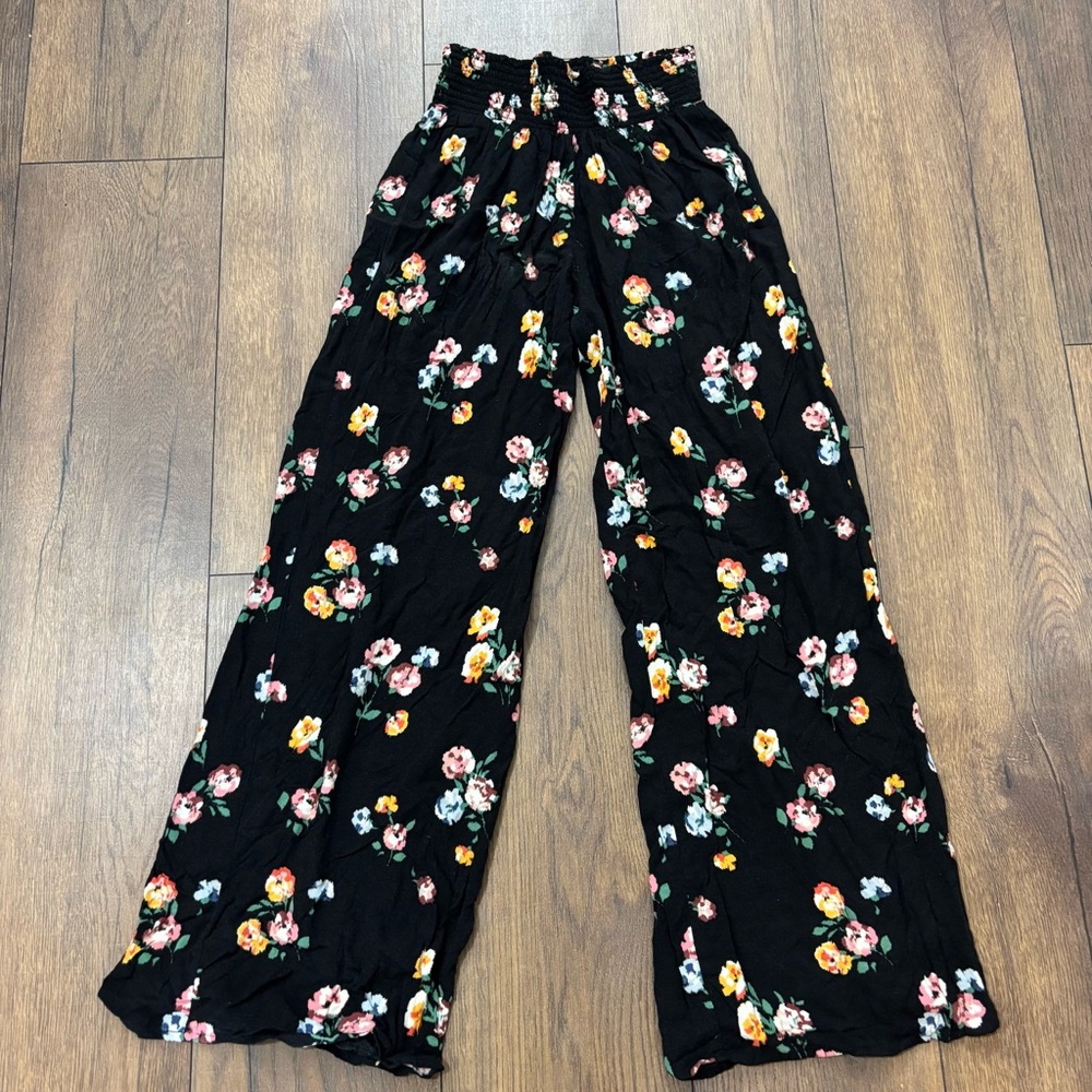 Abercrombie & Fitch Black Floral Flowy Pants, Size XS